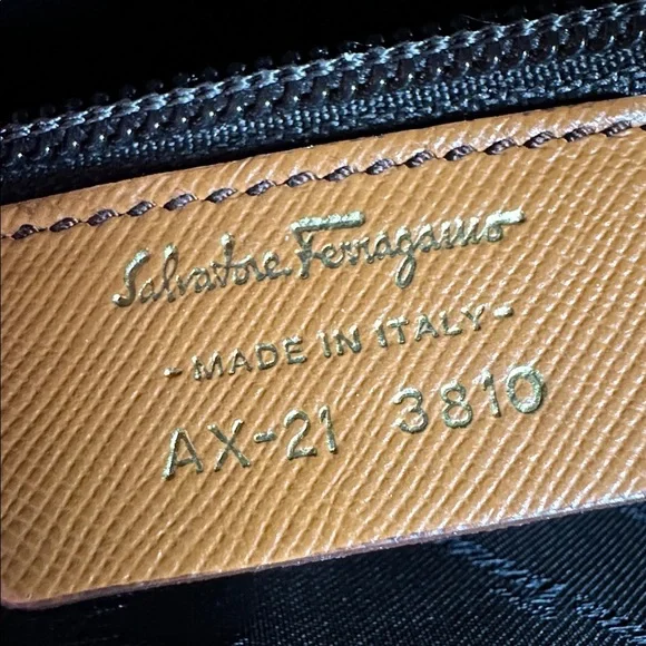 💯 Authentic Salvatore Ferragamo Boston Bag Leather🍀 - Picture 8 of 17